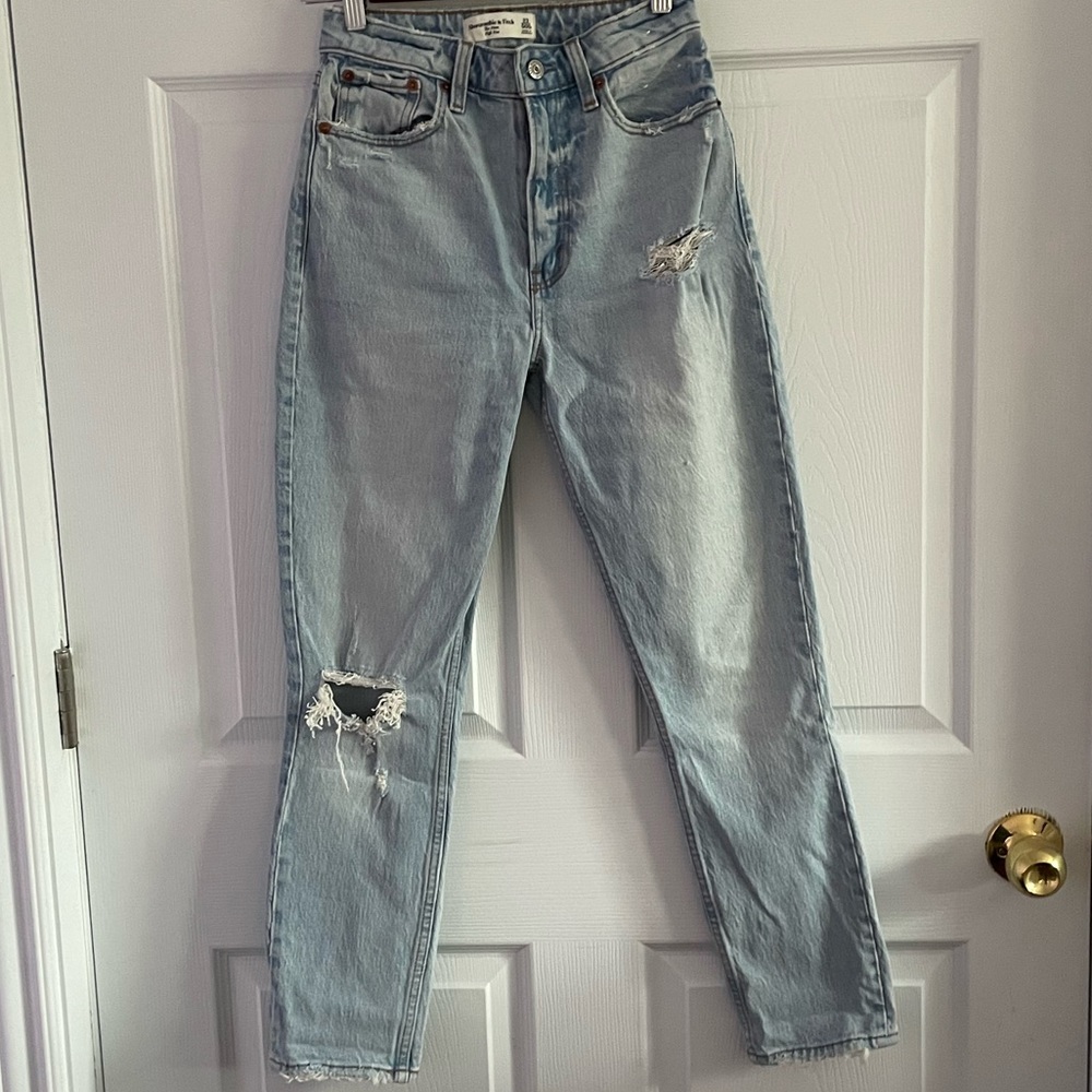 NWOT Abercrombie curve love high rise mom jean